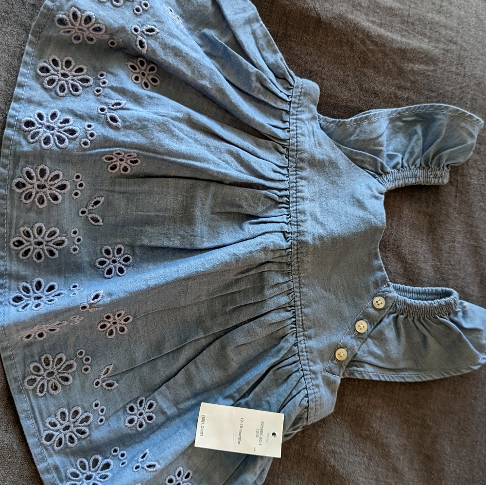 Gap Chambray Flutter Sleeve Tank